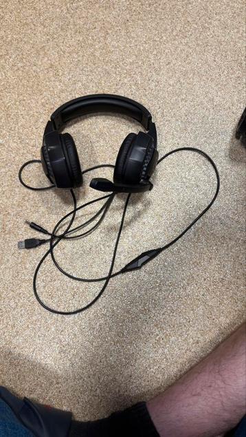 Gaming Headset met RGB Verlichting! Zwart! Top Kwaliteit! beschikbaar voor biedingen