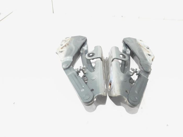 Charnière capot d'un Volkswagen Golf Plus, Autos : Pièces & Accessoires, Autres pièces automobiles, Volkswagen, Utilisé, 3 mois de garantie