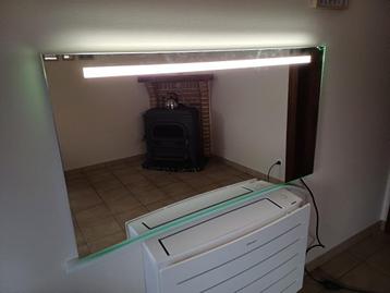 Badkamerspiegel met ingebouwde ledverlichting  beschikbaar voor biedingen