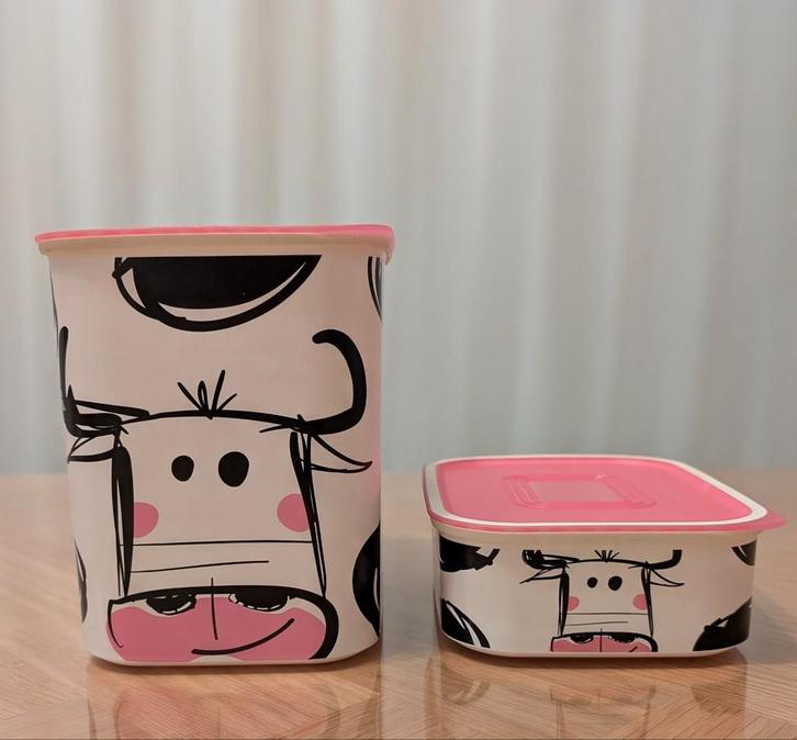 2 Tupperware clickplus dozen met koe motief, Huis en Inrichting, Keuken | Tupperware, Zo goed als nieuw, Bus of Trommel, Wit, Ophalen of Verzenden