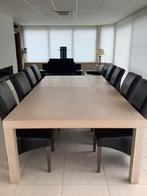 2 massieve eiken tafels 1m45x1m45 en 8 stoelen, Maison & Meubles, Tables | Tables d'appoint, Comme neuf, Enlèvement ou Envoi