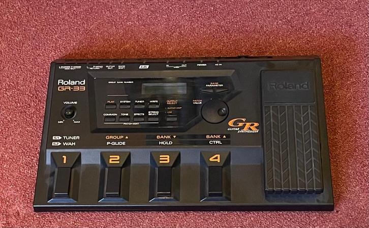 Roland GR-33 Gitaarsynthesizer, Muziek en Instrumenten, Synthesizers, Zo goed als nieuw, Overige aantallen, Roland, Met midi-aansluiting