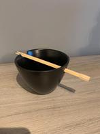 eetkommetje met stokjes, Huis en Inrichting, Keuken | Servies, Keramiek, Ophalen of Verzenden, Zo goed als nieuw, Kom(men)