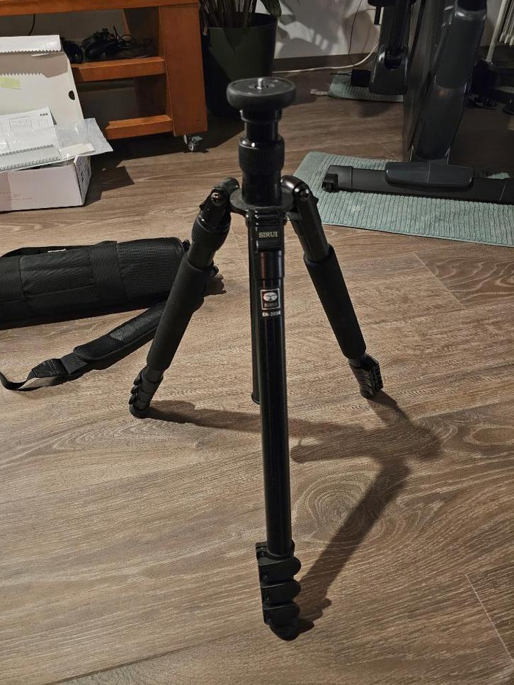 Sirui Aluminium ET-1004 statief, Audio, Tv en Foto, Fotografie | Statieven en Balhoofden, Zo goed als nieuw, Driepoot, Minder dan 150 cm