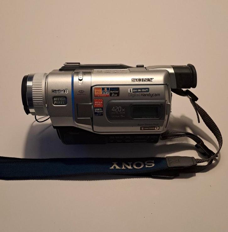 Caméra vidéo Sony DCR-TRV740E digital8 Hi8 Video8, TV, Hi-fi & Vidéo, Caméscopes numériques, Comme neuf, Caméra, Sony, Enlèvement ou Envoi