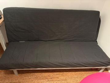 Zetel / bed (Ikea 3-seat sofa-bed) beschikbaar voor biedingen