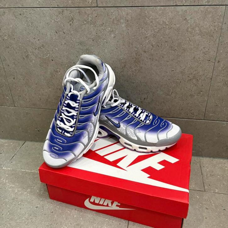 Nike Air Max Plus TN – paars/wit/grijs – maat 42, Kleding | Heren, Schoenen, Zo goed als nieuw, Wit, Ophalen of Verzenden