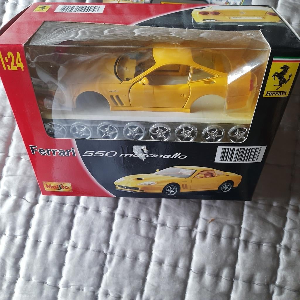 KIT MÉTAL MAISTO 1/24 FERRARI 550 *MIB*NOUVEAU*, Enlèvement, Neuf, Voiture, Maisto