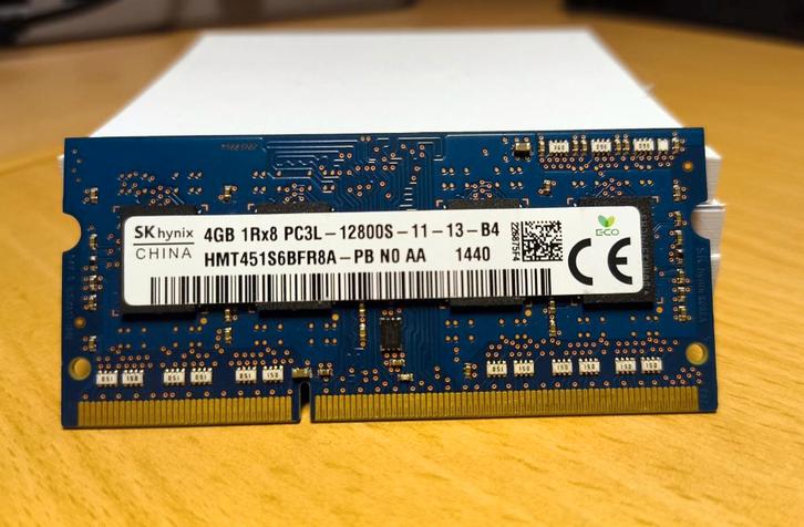 SKHynix  4GB DDR3 (20 stuks !), Computers en Software, RAM geheugen, Zo goed als nieuw, Laptop, 4 GB, DDR3, Ophalen of Verzenden