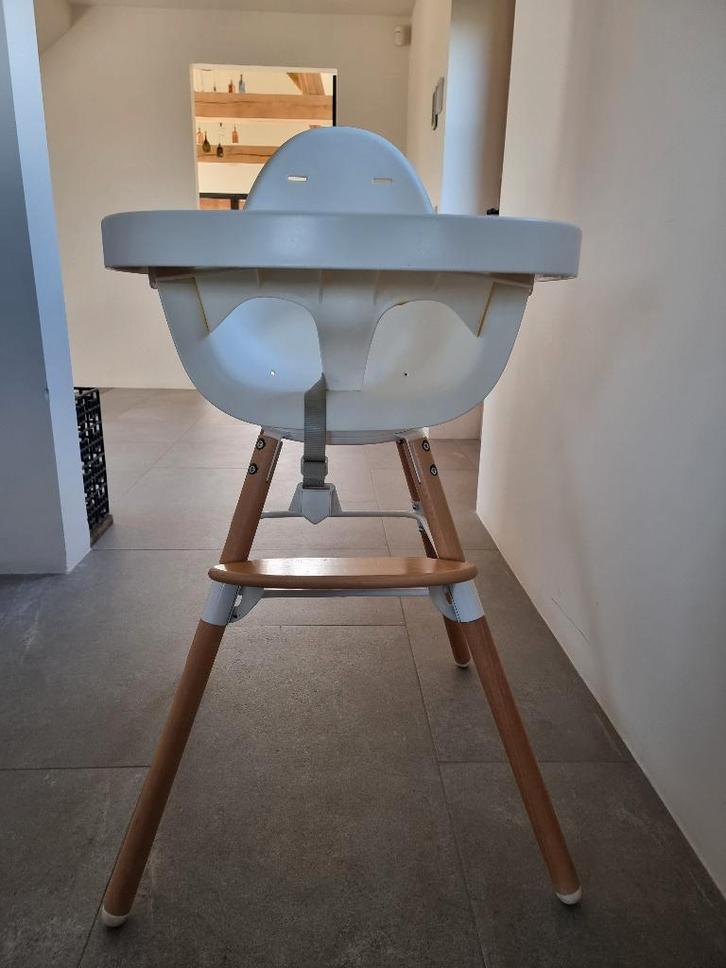 Eetstoel Childhome, Kinderen en Baby's, Kinderstoelen, Zo goed als nieuw, Overige typen, Afneembaar eetblad, Gordel(s), Ophalen