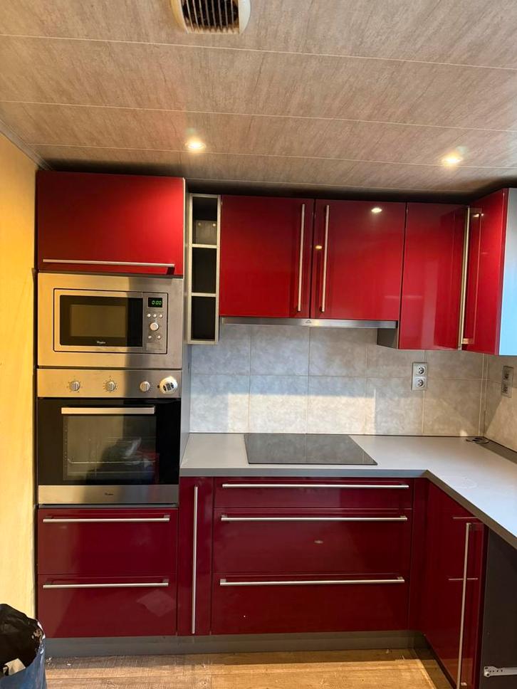 Cuisine équipée rouge bordeau laquée, Maison & Meubles, Cuisine | Cuisines complètes, Utilisé, Cuisine d'angle, Rouge, Brillant ou Laqué
