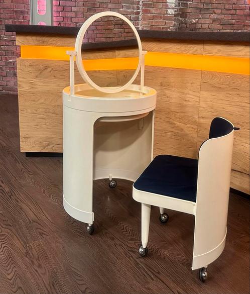 Make-up table Silvi studio Kastelia, Antiek en Kunst, Kunst | Designobjecten, Ophalen