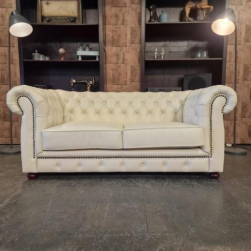 Chesterfield Cresswell 2-zits - French White // NIEUW!, Antiek en Kunst, Antiek | Meubels | Stoelen en Sofa's, Ophalen