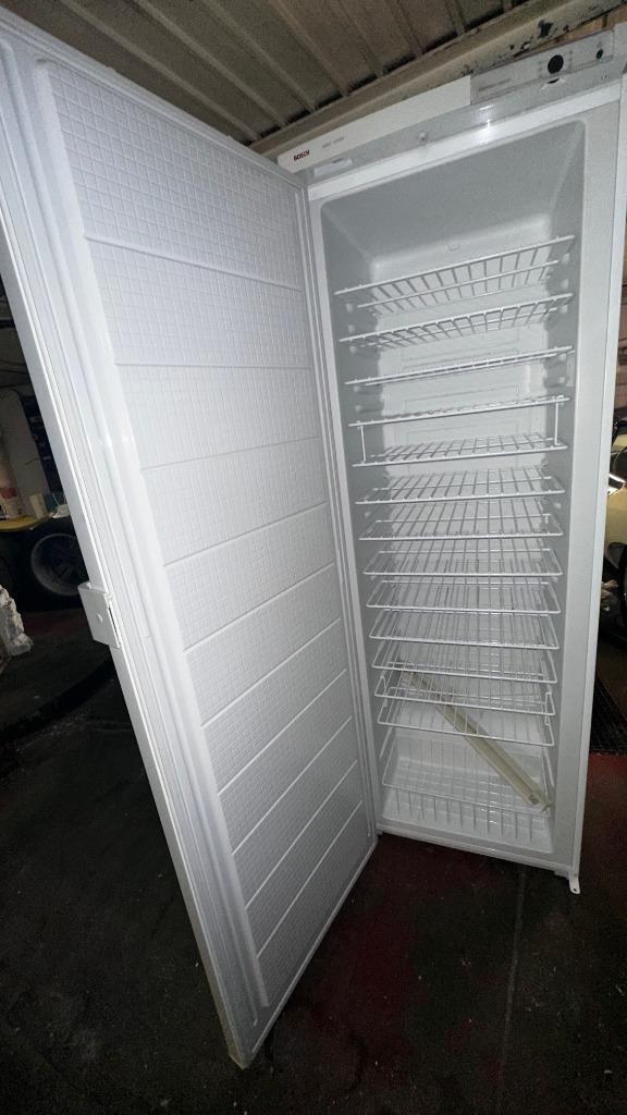 Frigo à vins Bosch KDW4000 (+ 90 bouteilles), Electroménager, Réfrigérateurs & Frigos, Utilisé, Sans bac à congélation, 200 litres ou plus