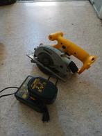Scie circulaire DeWalt fonctionne, Bricolage & Construction, Outillage | Scies mécaniques, Enlèvement, Utilisé, Scie circulaire