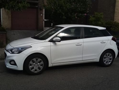 Huyndai i20 82.000km met verkooppas, Auto's, Hyundai, Particulier, i20, Benzine, Euro 6, 5 deurs, Handgeschakeld, Wit, Grijs, Stof