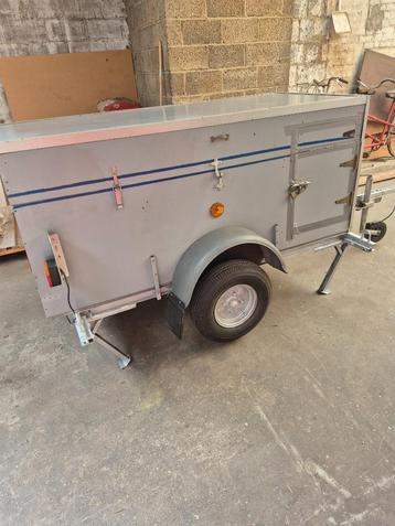 remorque à bagage ou brocante ( 550 euros )  beschikbaar voor biedingen