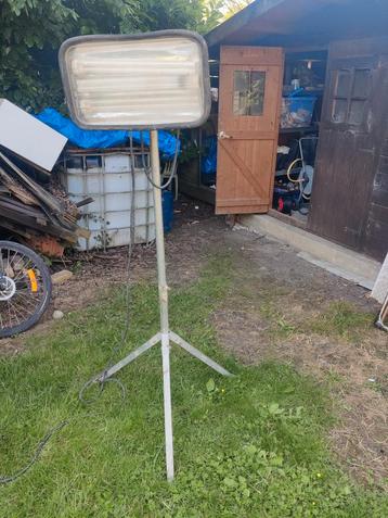2 lampes sur pied en fer ancien modèle, Enlèvement, Comme neuf