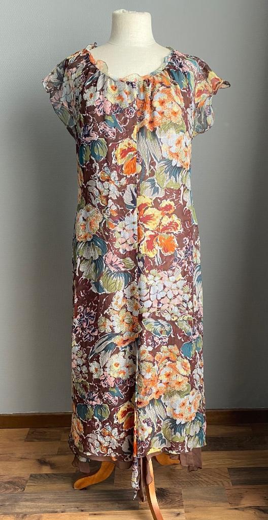 Kleurrijke jurk in zijde met bloemenprint Max Mara maat 42, Kleding | Dames, Jurken, Zo goed als nieuw, Maat 42/44 (L), Onder de knie