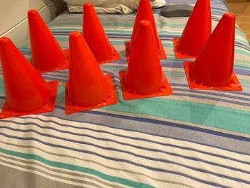 Kleine kegels beschikbaar voor biedingen