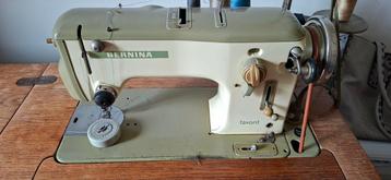 Bernina naaimachine in kast beschikbaar voor biedingen