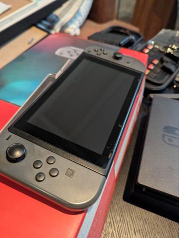 Nintendo Switch complete set beschikbaar voor biedingen
