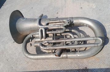 Tuba blaasinstrument  beschikbaar voor biedingen