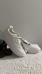 chaussures Pull and Bear 35, Chaussures de marche, Enlèvement, Blanc, Neuf