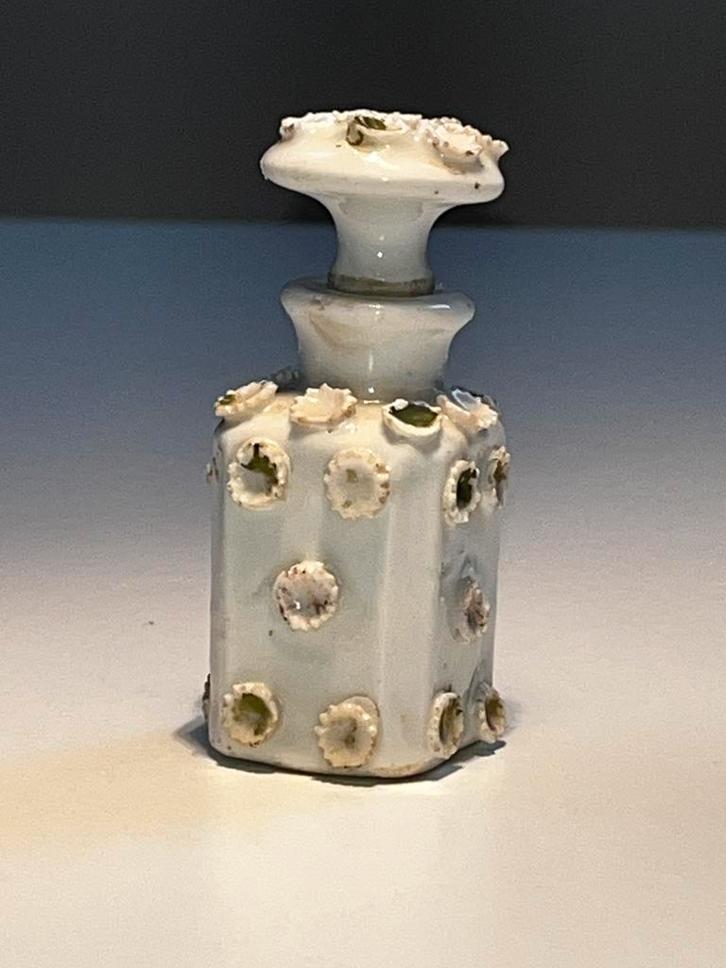 Antiek XIXe E parfumfles snuiffles porselein, bloemen opleg, Antiquités & Art, Antiquités | Porcelaine, Enlèvement ou Envoi