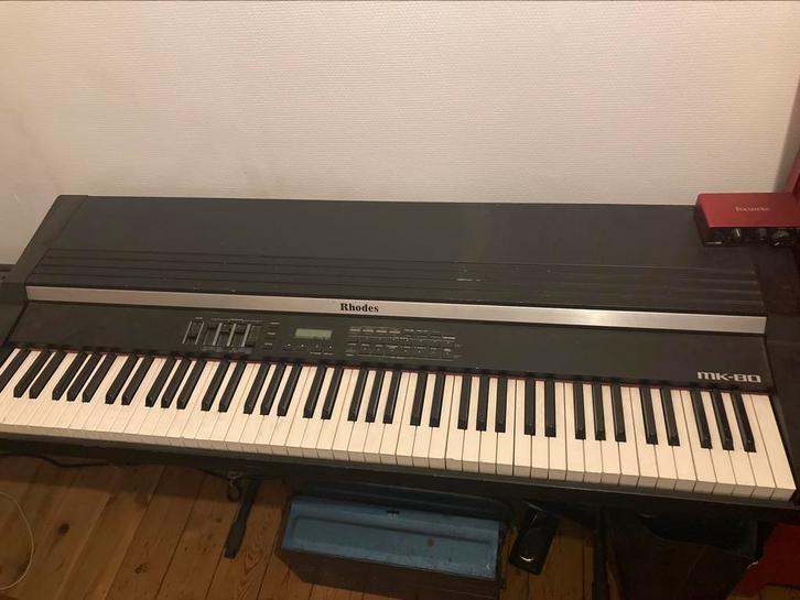 Roland Rhodes MK80, Muziek en Instrumenten, Synthesizers, Gebruikt, 88 toetsen, Roland, Met midi-aansluiting, Ophalen