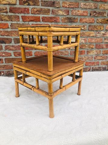 Vintage - Bijzettafeltjes beschikbaar voor biedingen