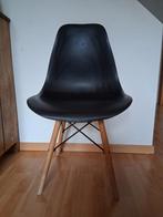 Prachtige zwarte houten stoel met 4 poten, Huis en Inrichting, Stoelen, Ophalen, Hout