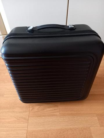 IK BEN JE NIEUWE TRAVELER ❤️🧡💛💚 beschikbaar voor biedingen
