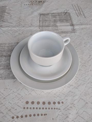 24 delig servies beschikbaar voor biedingen