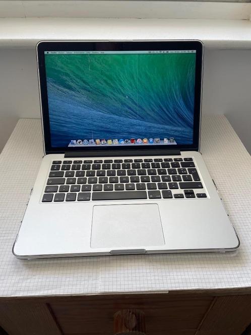 MacBook Pro + accessoires, Computers en Software, Apple Macbooks, Gebruikt, MacBook, 13 inch, 2 tot 3 Ghz, 256 GB, 8 GB, Azerty