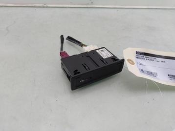 DIVERSEN AUX/USB aansluiting A (177.0) (|A2478203902|) beschikbaar voor biedingen
