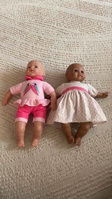 Twee speelpoppen beschikbaar voor biedingen