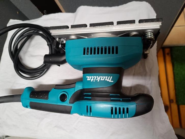 Makita BO3711 Vlakschuurmachine 93 x 185 mm 190 W - 230v, Doe-het-zelf en Bouw, Gereedschap | Schuurmachines, Zo goed als nieuw