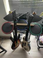 Wii guitar hero games, drums, guitars & microphone, Games en Spelcomputers, Games | Nintendo Wii, Ophalen, Muziek, Gebruikt, 3 spelers of meer
