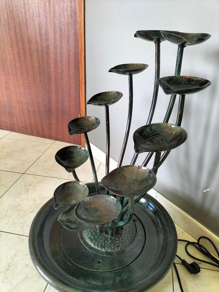 Decoratieve trapsgewijze fontein — metaal — 80 cm hoog, Tuin en Terras, Waterpartijen en Fonteinen, Fontein, Ophalen