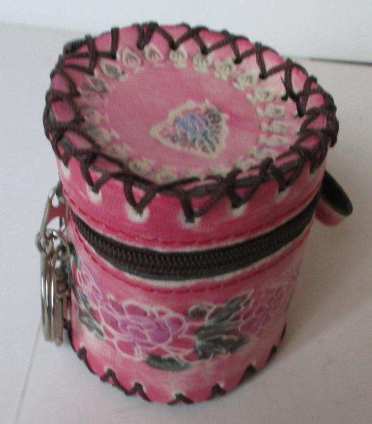 Lederen etui in perfecte staat, Handtassen en Accessoires, Portemonnees, Zo goed als nieuw, Overige merken, Roze, Leder, Ophalen of Verzenden