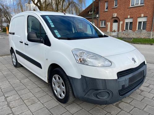 Peugeot partner 11/2014 139000km 1.6hdi Airco volledige serv, Auto's, Bestelwagens en Lichte vracht, Bedrijf, Te koop, ABS, Airbags