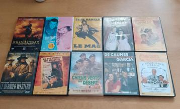 Pak van 32 dvd's beschikbaar voor biedingen