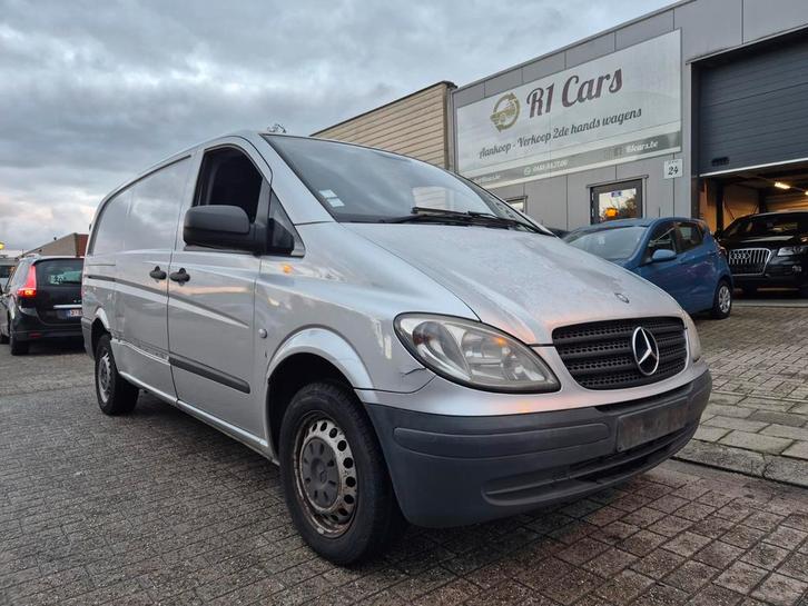 Mercedes Vito 111cdi 2.2d 2010 met 230.000km/Airco/Lang chas, Auto's, Bestelwagens en Lichte vracht, Bedrijf, Te koop, Airbags