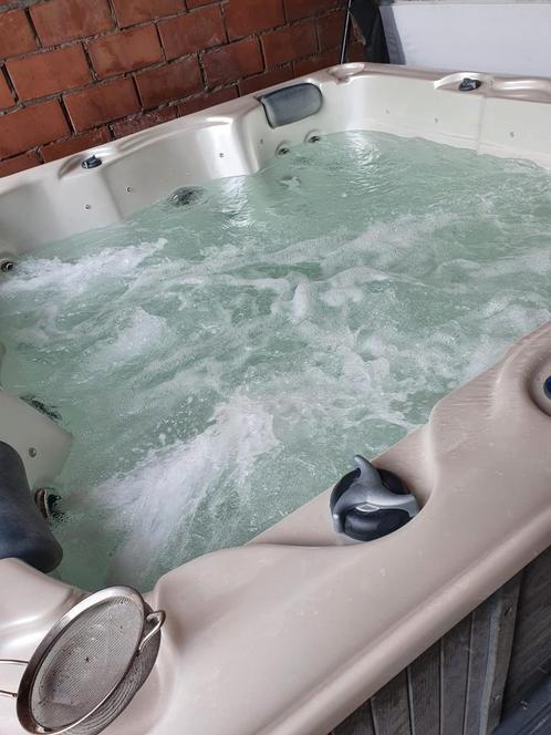 Jacuzzi - Atlantic, Tuin en Terras, Bubbelbaden en Hottubs, Gebruikt, Vast, Afdekzeil, Filter, Pomp, Trap, Ophalen