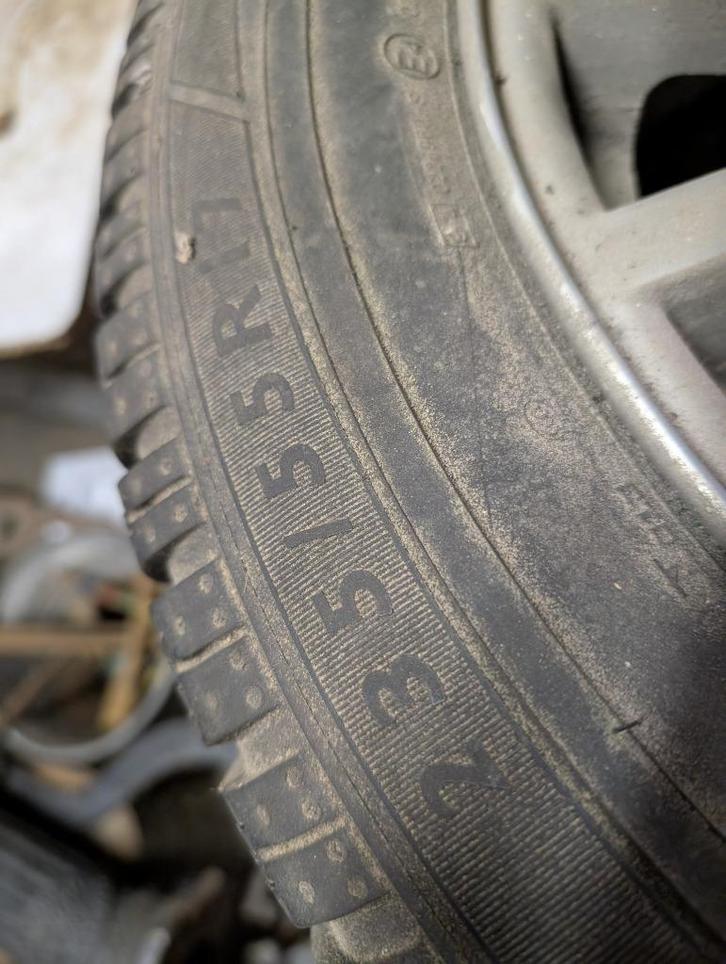 Dunlop winterbanden 235 55 R17 op aluminium velgen, Auto-onderdelen, Banden en Velgen, Band(en), Winterbanden, 17 inch, 235 mm