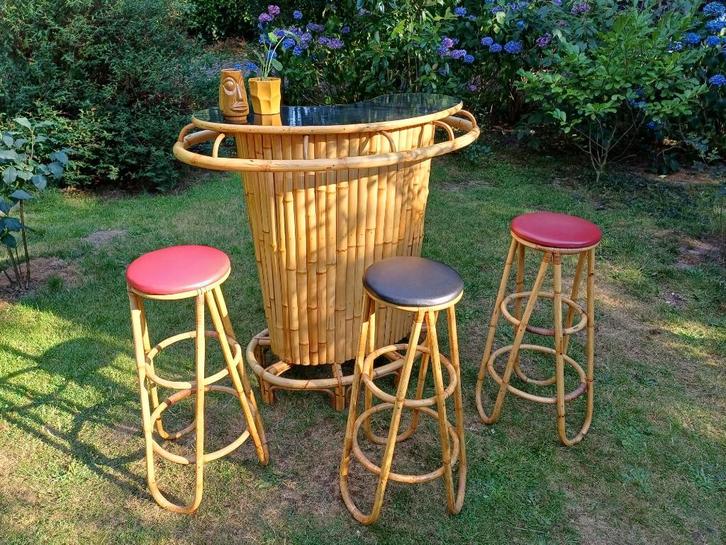 Tiki bar bamboe met 3 krukken, Huis en Inrichting, Barren, Ophalen