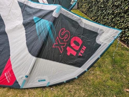 Eleveight XS 10 m, Sports nautiques & Bateaux, Kitesurf, Comme neuf, Kite, 10 m², Pas de planche, Enlèvement ou Envoi