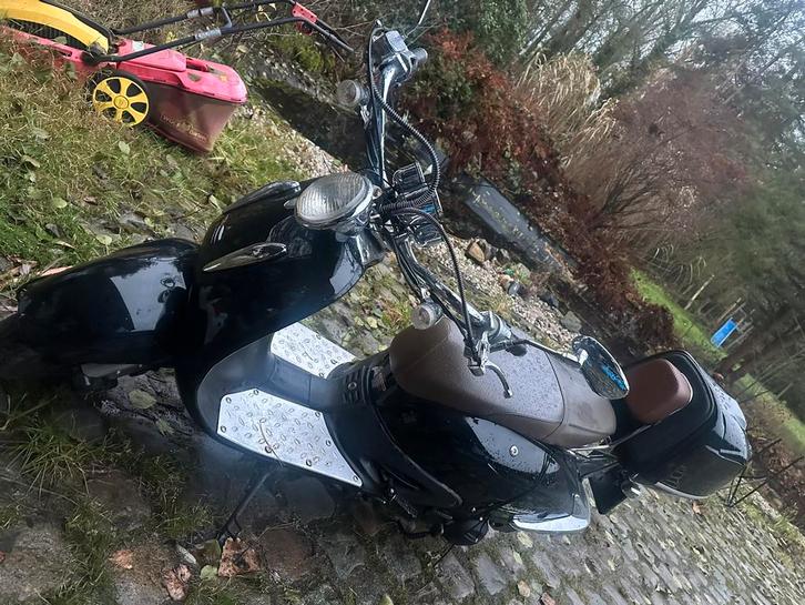 Neco Borsalino 125cc, Fietsen en Brommers, Snorfietsen en Snorscooters, Gebruikt, Overige merken, Benzine, Ophalen