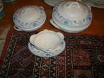 Deel van een servies Boch, decor Louis XVI., Ophalen